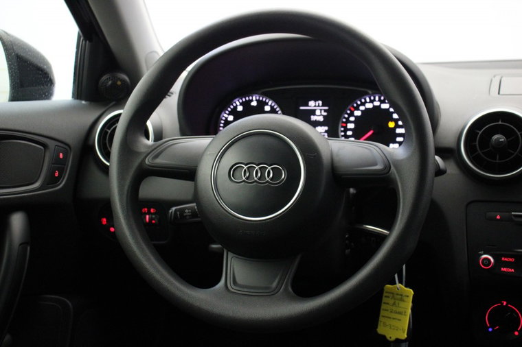 Vehicle Image 18