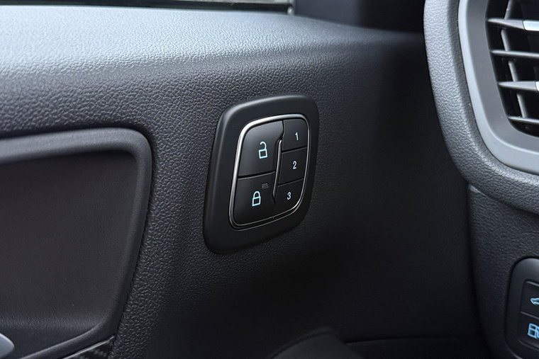 Vehicle Image 39