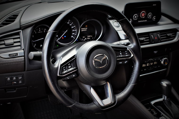 Vehicle Image 8