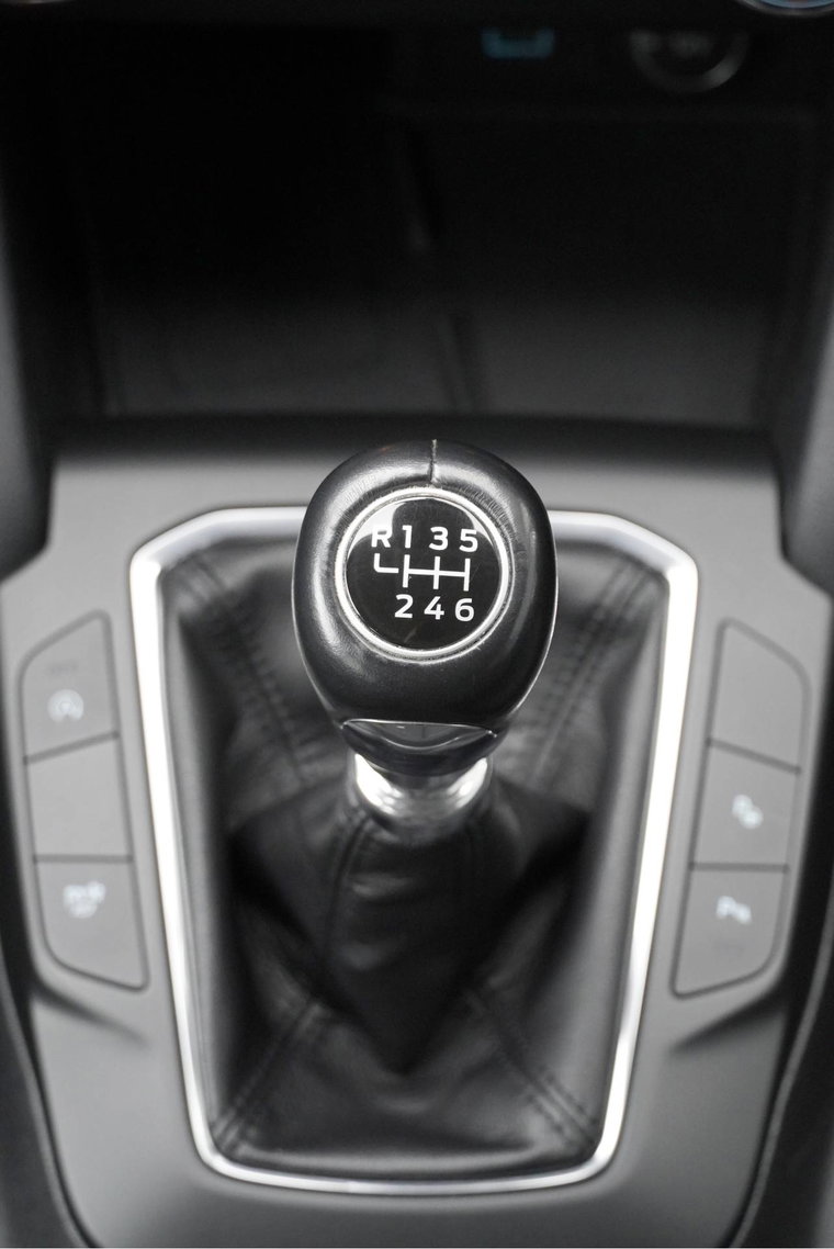 Vehicle Image 32
