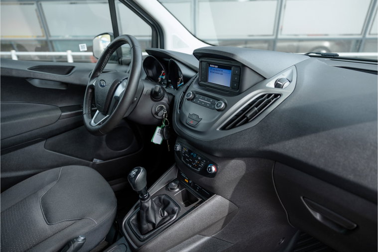 Vehicle Image 13
