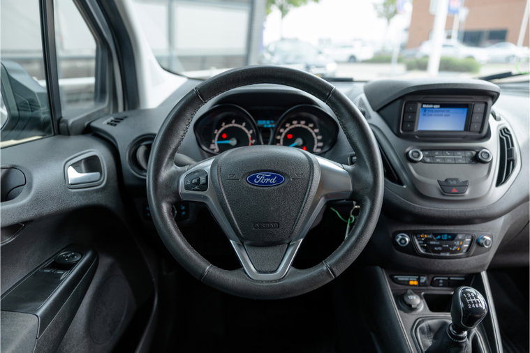 Vehicle Image 14