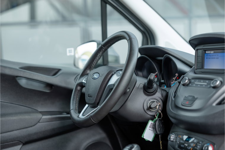 Vehicle Image 9