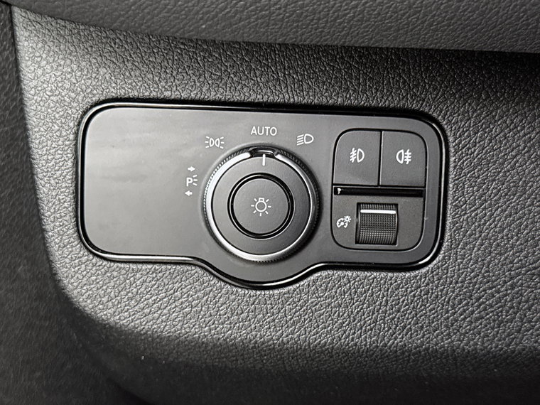 Vehicle Image 29