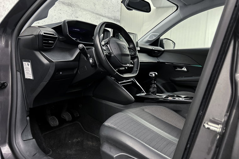 Vehicle Image 19
