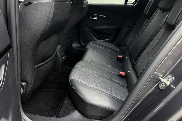 Vehicle Image 23