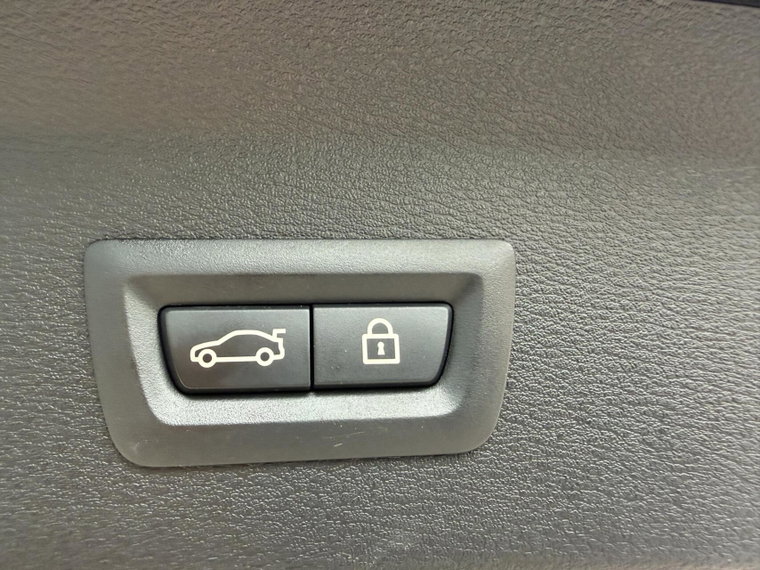 Vehicle Image 43