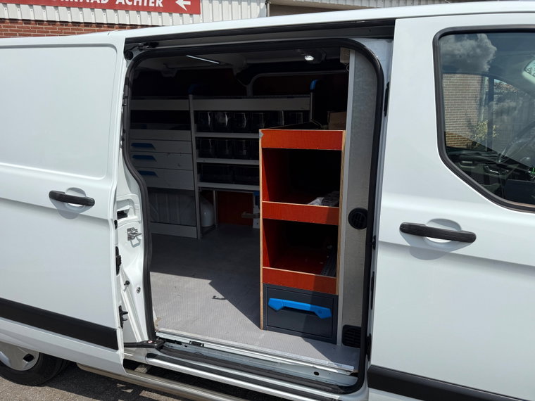 Vehicle Image 21