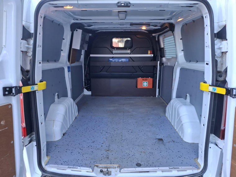 Vehicle Image 14
