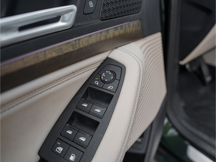 Vehicle Image 35