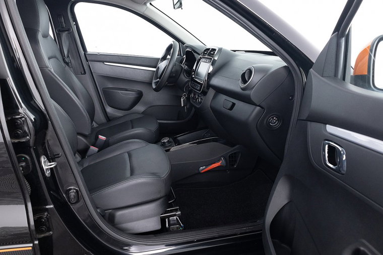 Vehicle Image 7