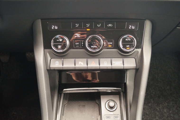 Vehicle Image 26