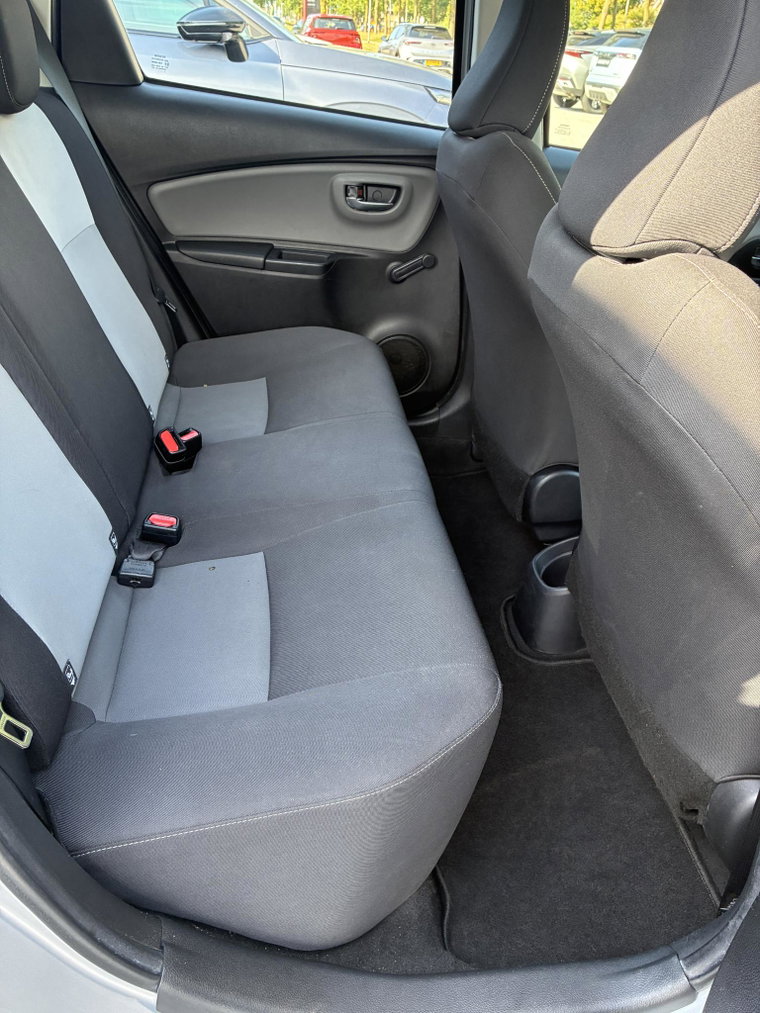 Vehicle Image 16