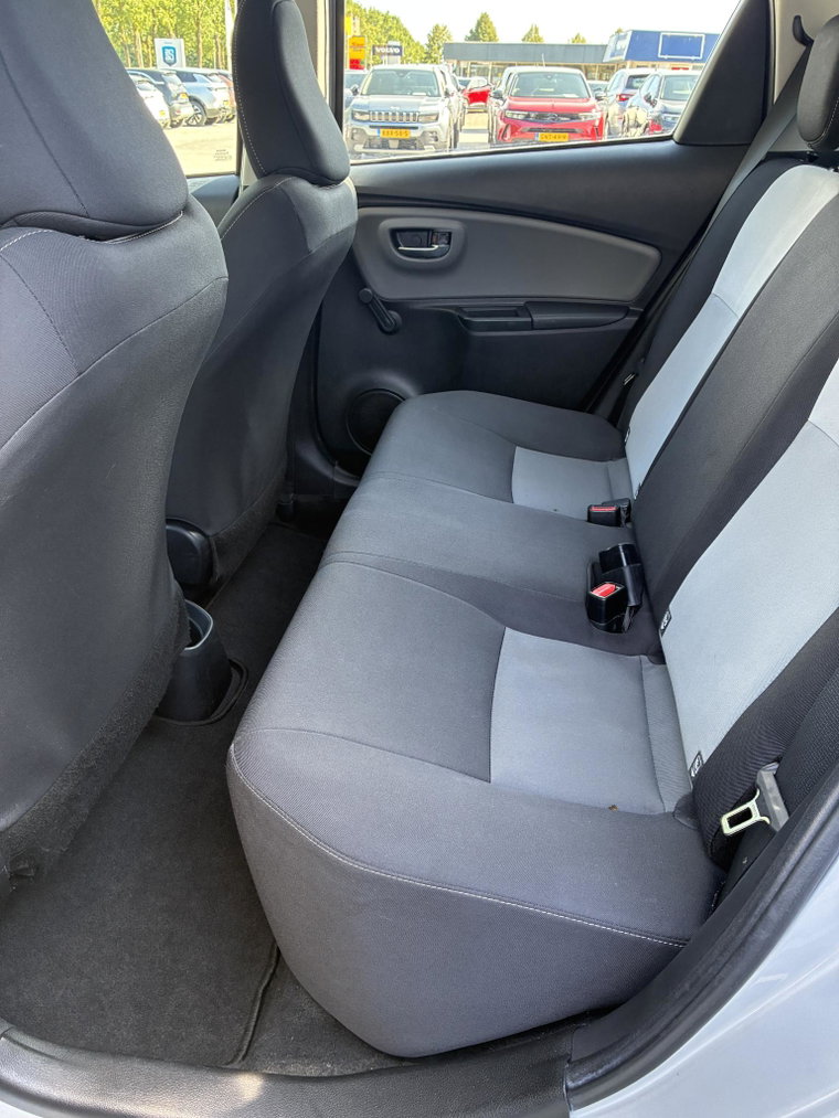 Vehicle Image 26
