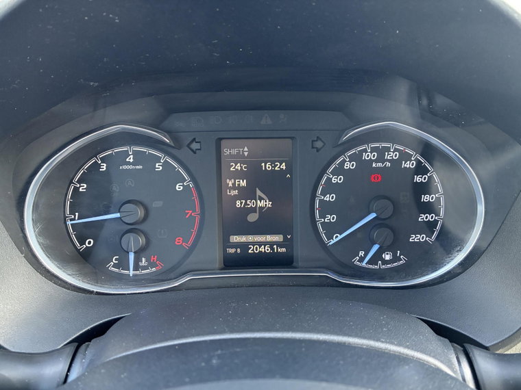 Vehicle Image 6