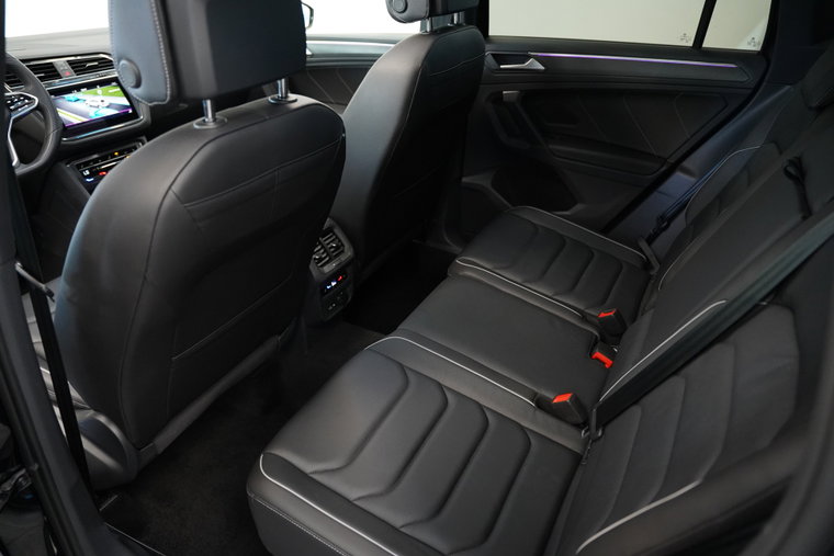 Vehicle Image 25