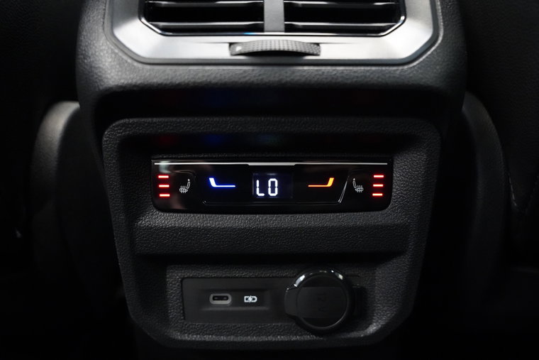 Vehicle Image 28