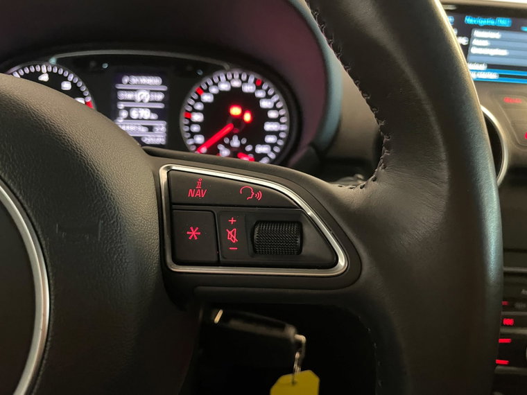 Vehicle Image 23