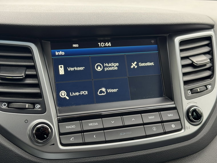 Vehicle Image 25