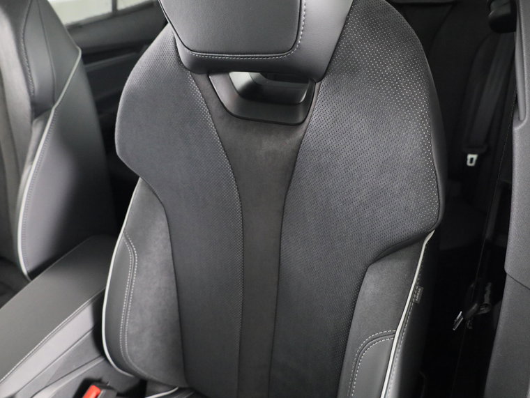Vehicle Image 33