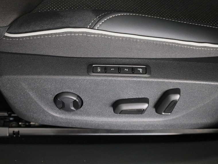 Vehicle Image 34