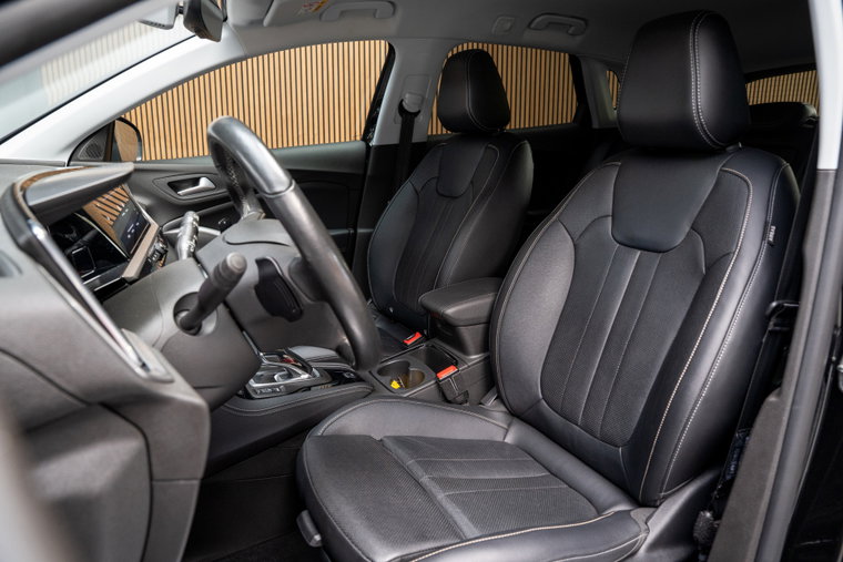 Vehicle Image 14