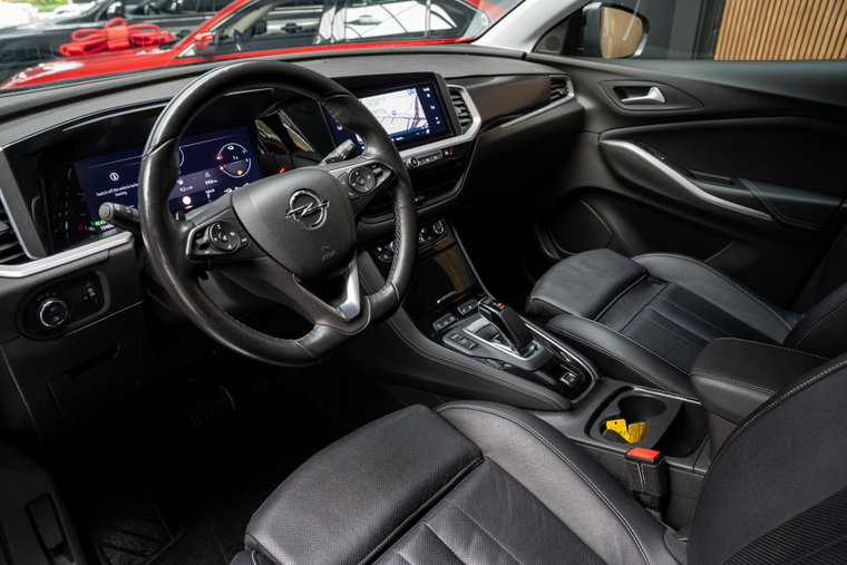 Vehicle Image 8