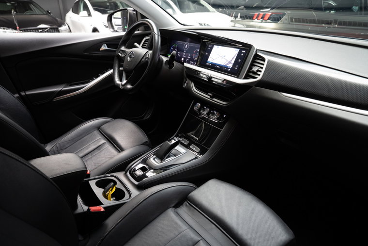 Vehicle Image 10
