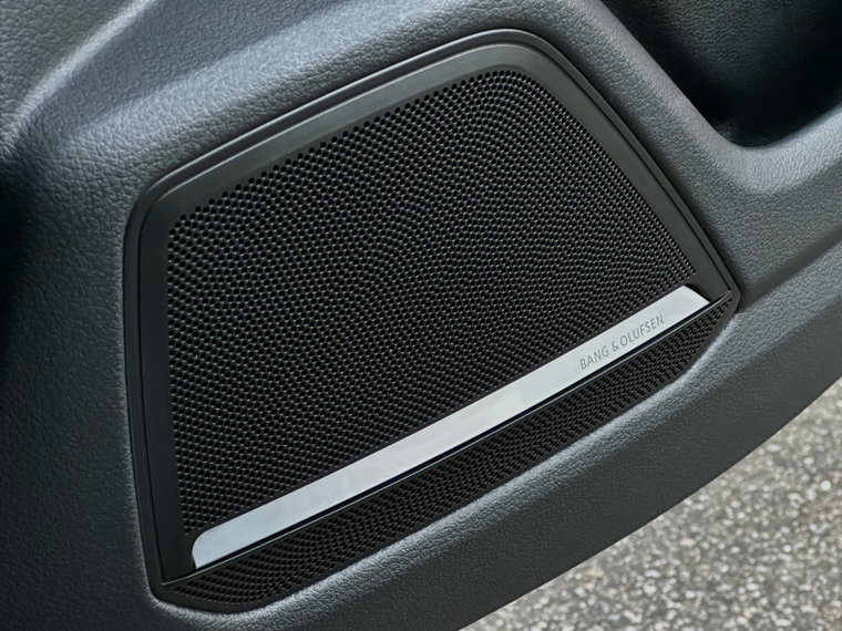 Vehicle Image 36