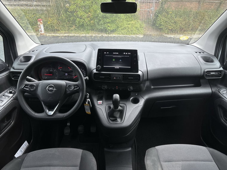 Vehicle Image 28