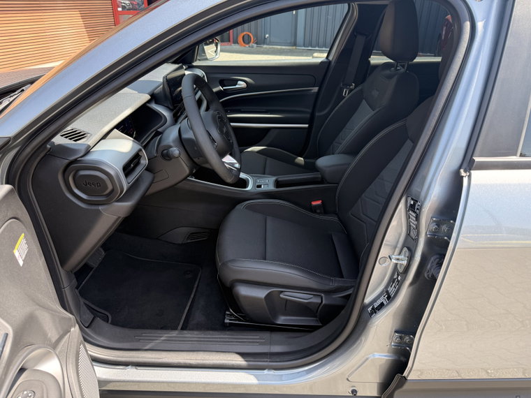 Vehicle Image 38