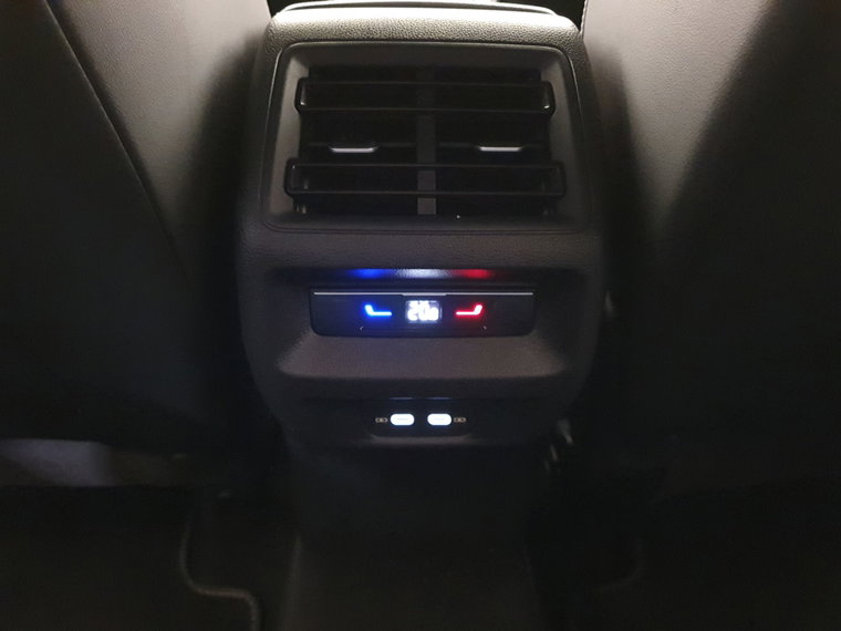 Vehicle Image 29