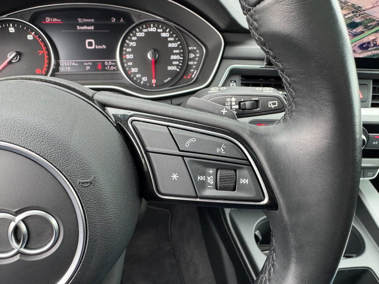 Vehicle Image 32