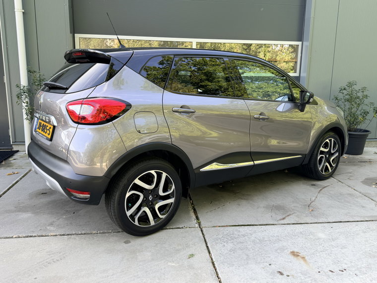 Vehicle Image 42