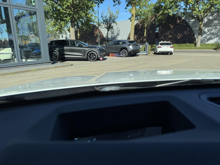 Vehicle Image 35