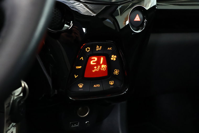 Vehicle Image 18