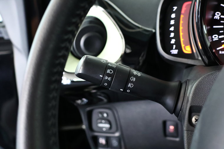 Vehicle Image 22