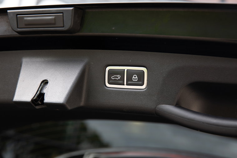 Vehicle Image 35