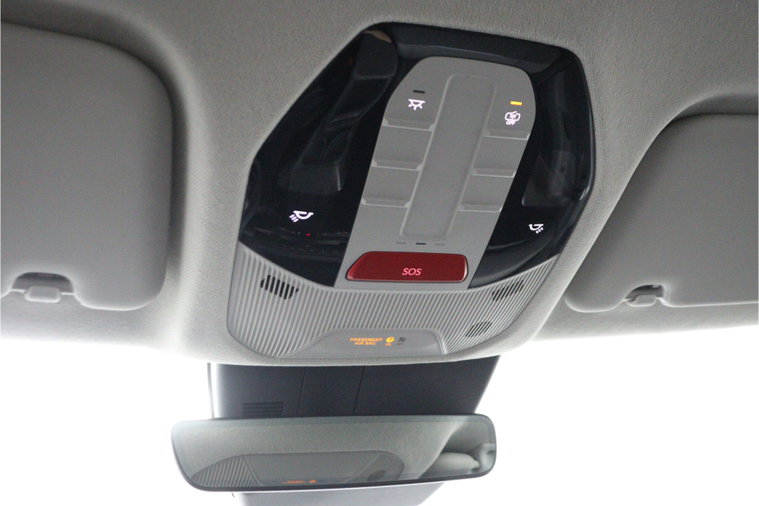 Vehicle Image 38