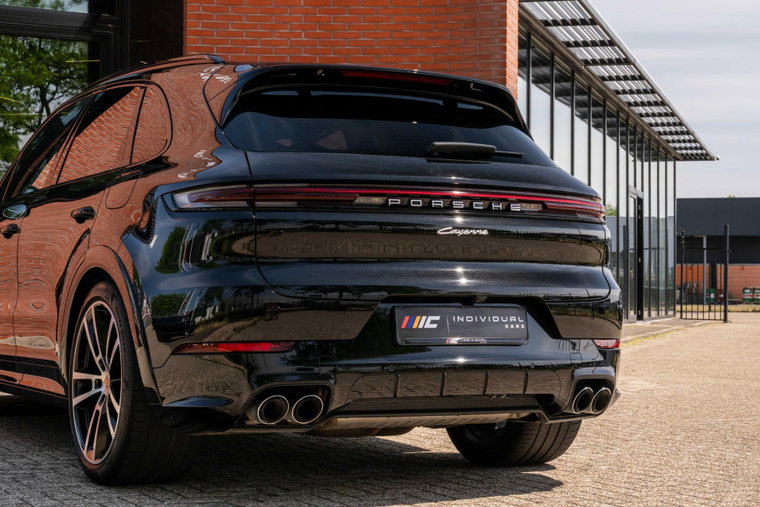 Vehicle Image 32