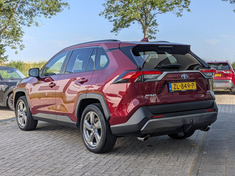 Vehicle Image 9