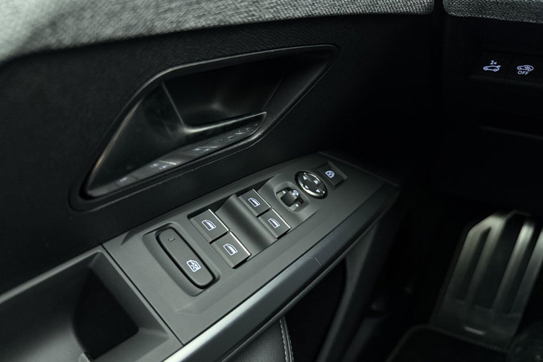 Vehicle Image 19