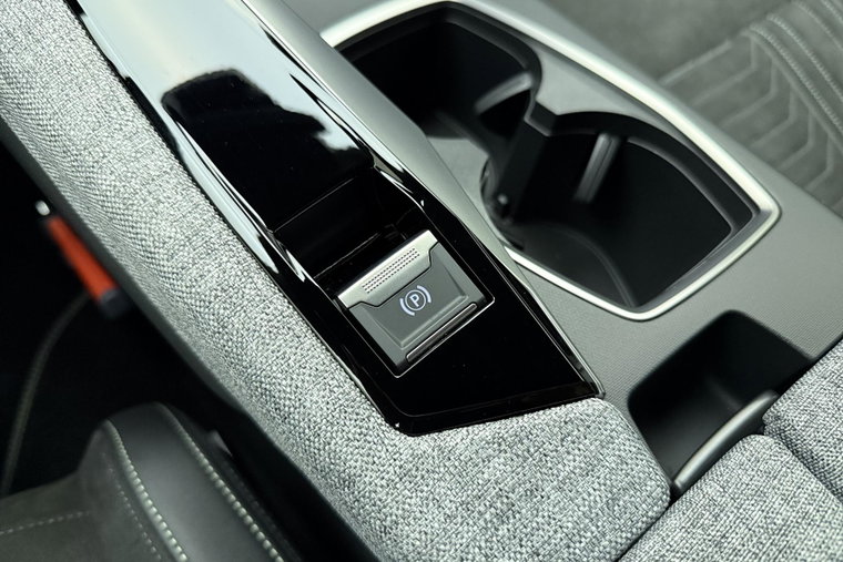 Vehicle Image 37