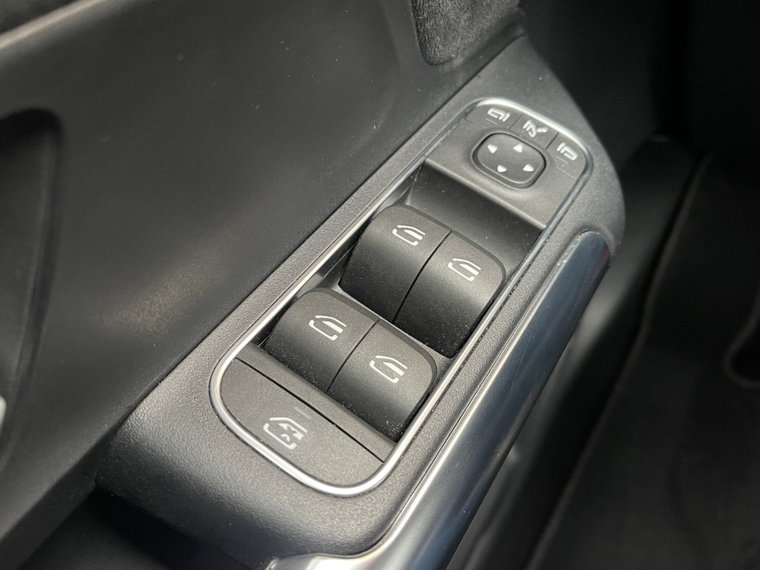 Vehicle Image 28