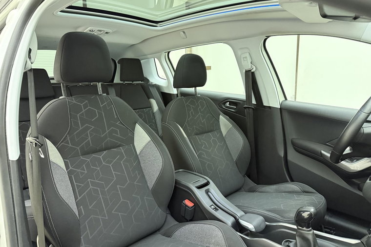 Vehicle Image 10