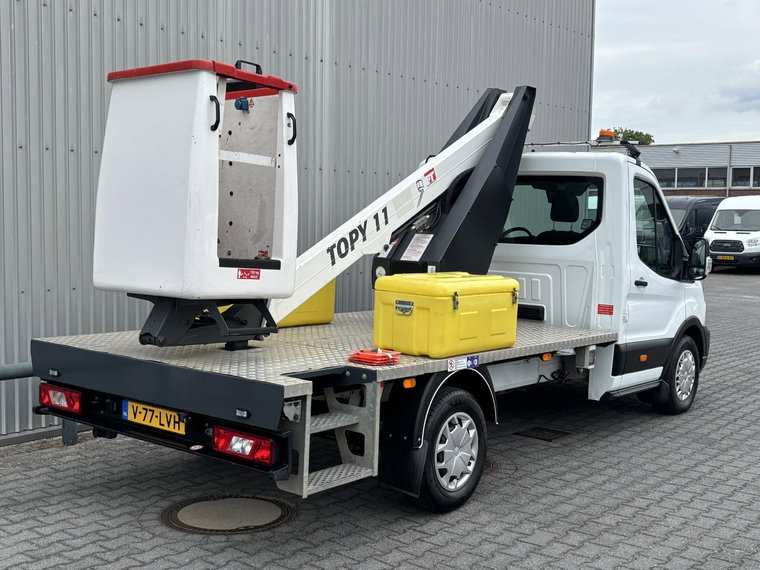 Vehicle Image 18