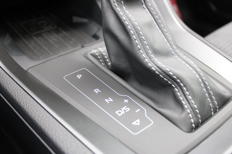 Vehicle Image 25