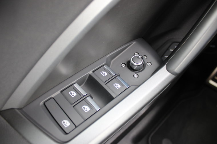 Vehicle Image 39