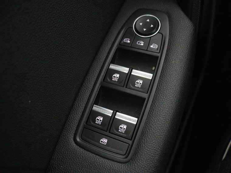 Vehicle Image 27