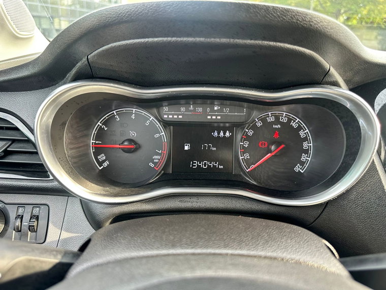 Vehicle Image 26